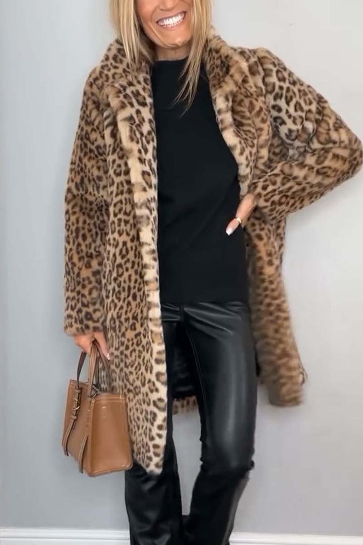 Vienna - Chic Leopard Coat