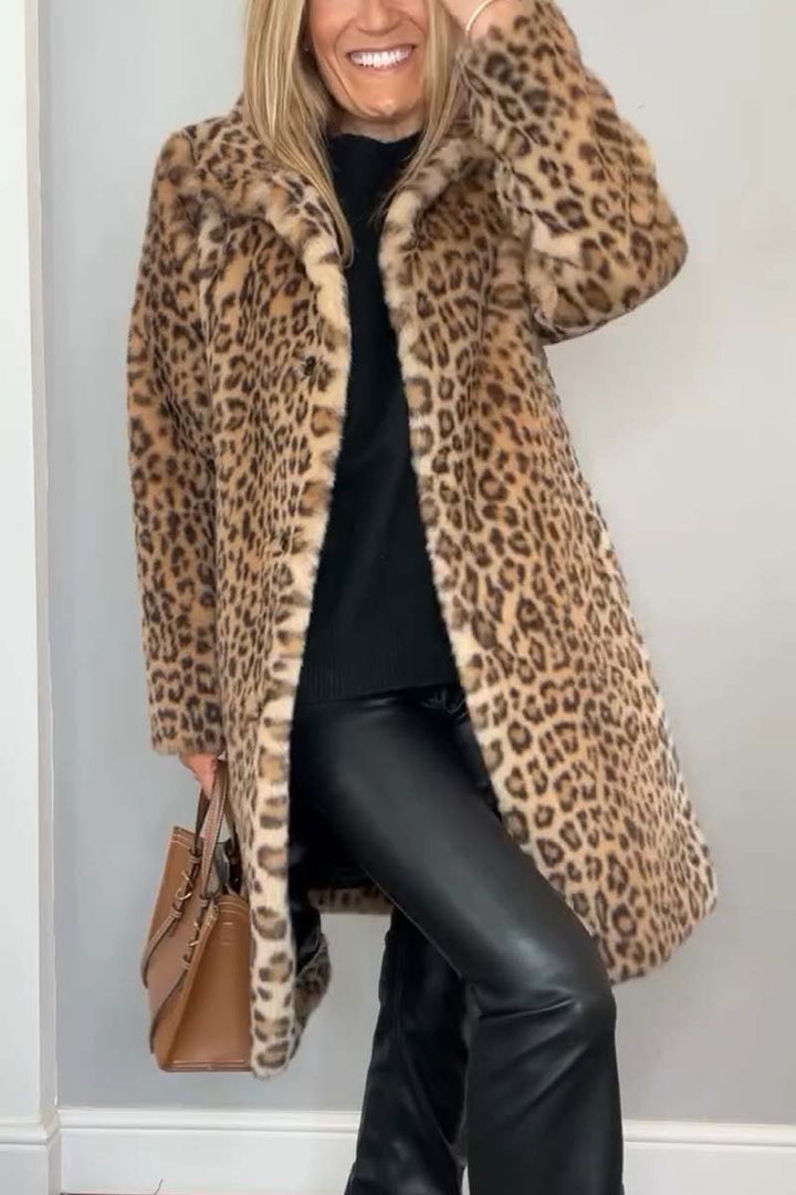 Vienna - Chic Leopard Coat